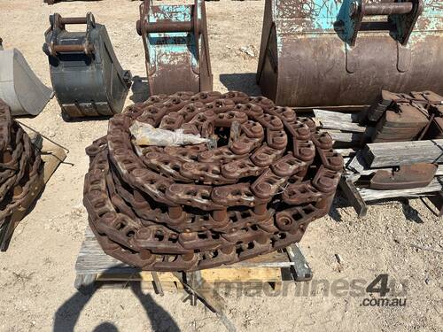 1 x Kobelco Track Chain