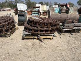 1 x Kobelco Track Chain - picture1' - Click to enlarge