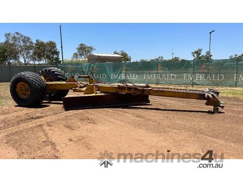 TOW-BEHIND GRADER UNIT