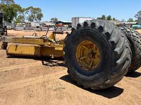 TOW-BEHIND GRADER UNIT - picture2' - Click to enlarge