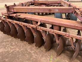 CASE 780 24 PLATE DISC HARROWS - picture1' - Click to enlarge