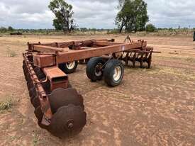 CASE 780 24 PLATE DISC HARROWS - picture2' - Click to enlarge