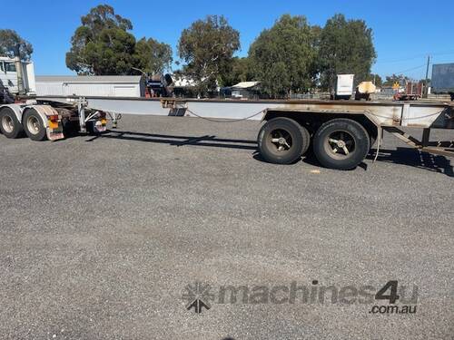 Trailer Skeletal Trailer Freighter Bogie 20 and 40ft Containers 1995 SN1568 1TJY710