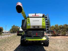 Claas Lexion 770 TT - picture2' - Click to enlarge