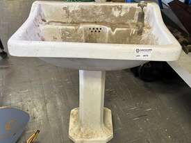 PORCELAIN SINK & PEDESTAL - picture0' - Click to enlarge