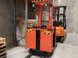 OME100M Order Picker / Stock picker truck - picture0' - Click to enlarge