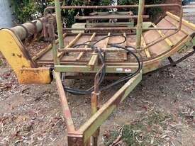 Trailing Hay Bale Feed Out Trailer - - picture0' - Click to enlarge