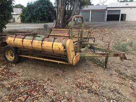 Trailing Hay Bale Feed Out Trailer - - picture2' - Click to enlarge