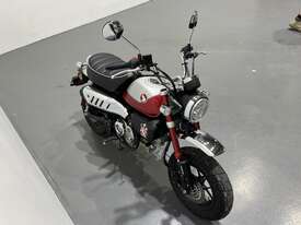 2021 Honda Monkey Z125MA Motorcycle - picture2' - Click to enlarge