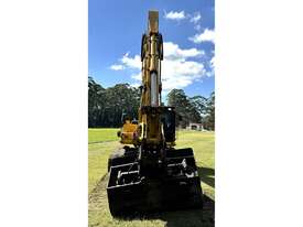 KOMATSU PC220LC-8MO EXCAVATOR  - picture0' - Click to enlarge
