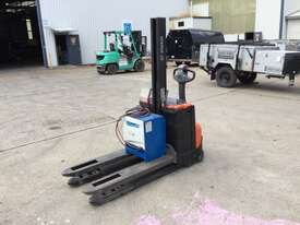 2014 BT SWE080L Pallet Mover (Electric) - picture1' - Click to enlarge