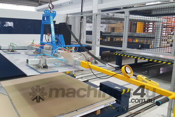 VACLIFT - Vacuum lifter for end loading CNC machine