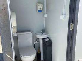 2 Toilet Portable Unit - picture1' - Click to enlarge