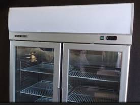 DOUBLE GLASS DOOR FREEZER 900L - YCF02-GL - picture2' - Click to enlarge