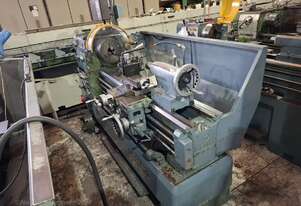 CHINHUNG CH430 X 1100 Centre Lathe