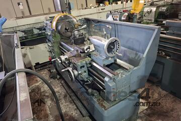 CHINHUNG CH430 X 1100 Centre Lathe