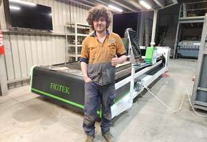 3015 Fiber Laser 2kw: High-Precision Linear Guide Transmission