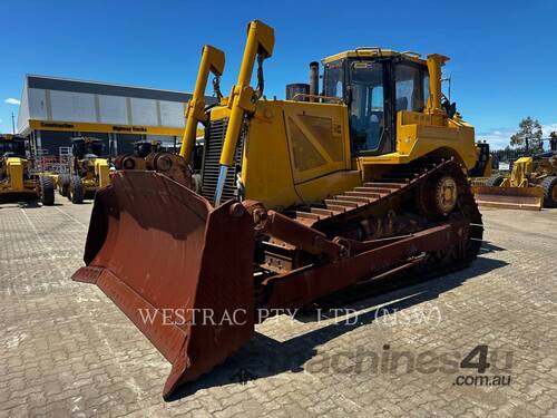 CAT D8T Track Type Tractors