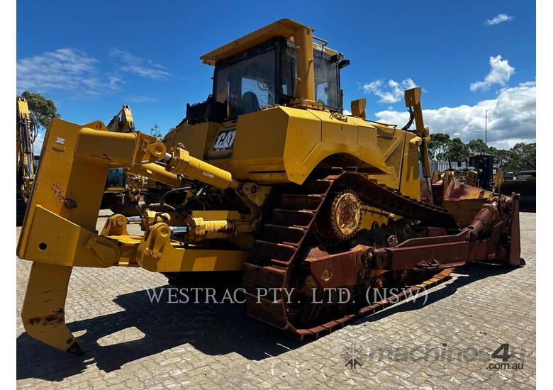 CAT D8T Track Type Tractors