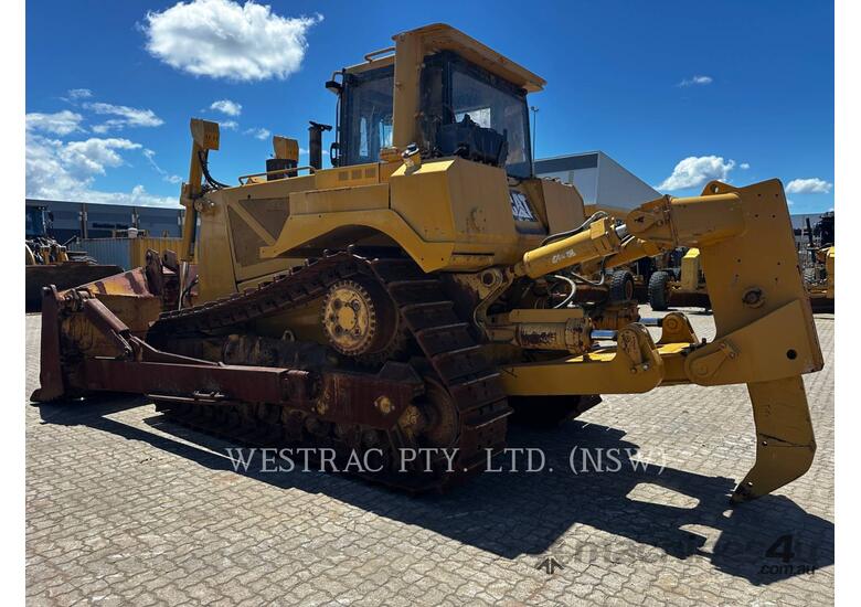 CAT D8T Track Type Tractors