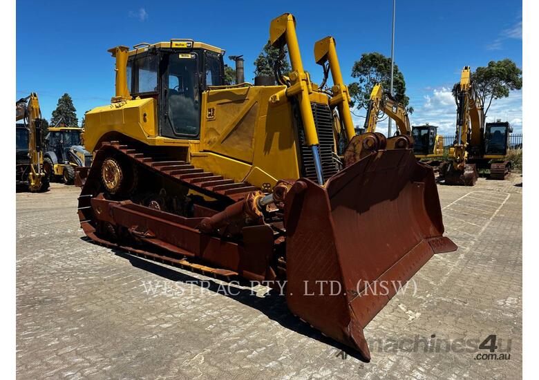 CAT D8T Track Type Tractors