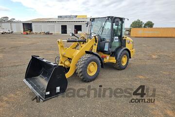 2022   / Near New Caterpillar 906M Compact Wheel Loader *CONDITIONS APPLY*