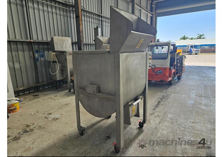 caption Paddle Animal Feed Mixer Machine