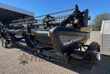 MacDon D60 Header Front Harvester/Header