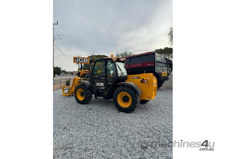 caption 2014 JCB 531-70 Agri Telehandler