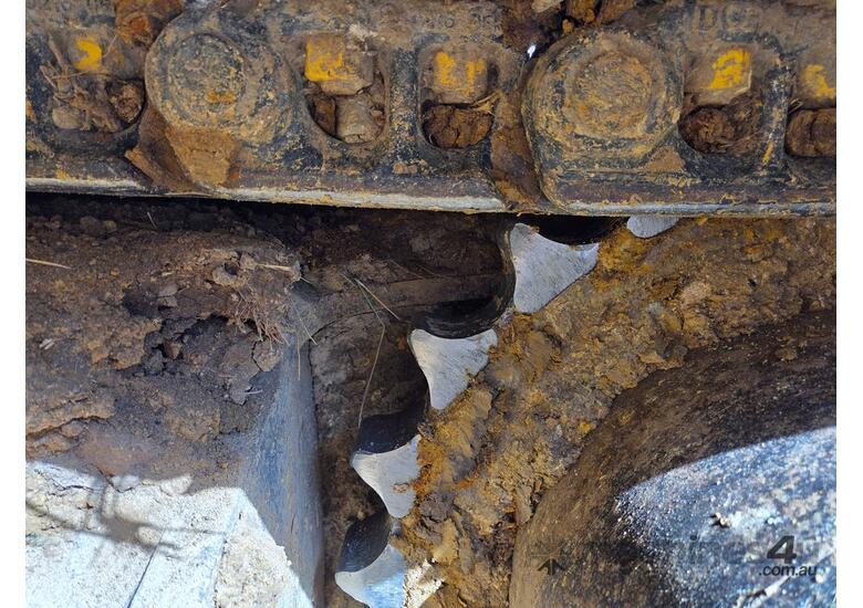 2015 VOLVO ECR235CL EXCAVATOR WITH TILT HITCH, BUCKETS & GRAPPLE