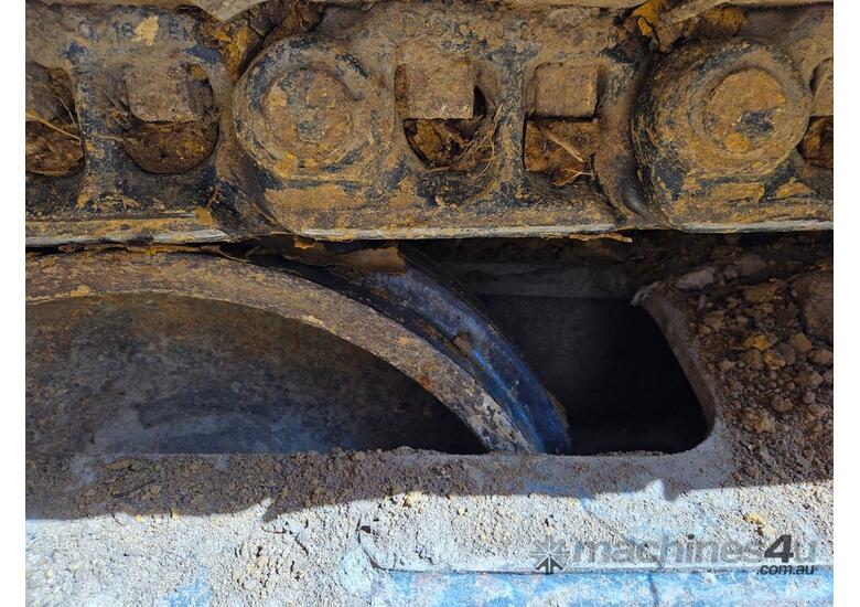 2015 VOLVO ECR235CL EXCAVATOR WITH TILT HITCH, BUCKETS & GRAPPLE