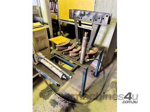 caption PIPE BENDING TABLE / KIT