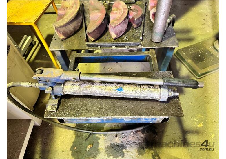 caption PIPE BENDING TABLE / KIT