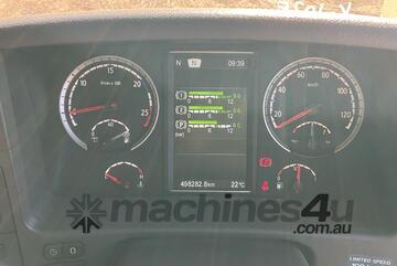 Scania 2014   P360 Fuel Tanker