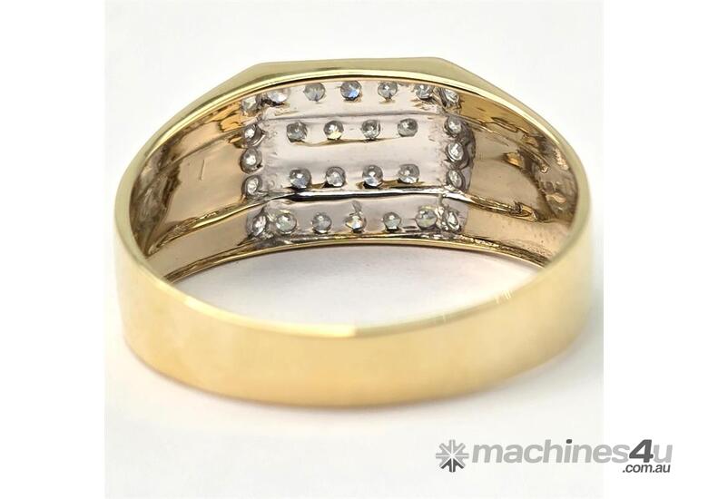 caption 9CT MEN'S YELLOW GOLD & 0.41CT DIAMOND RING