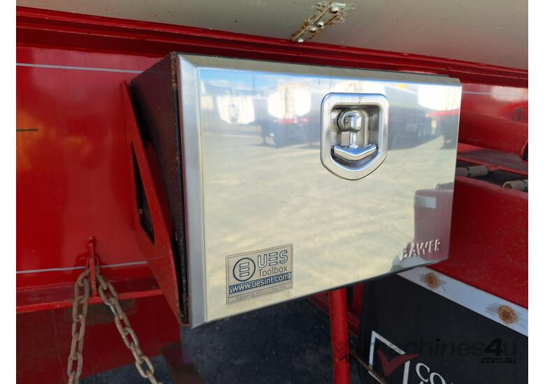 caption 2019 Tristar 32KL Tri Axle Water Tanker Trailer