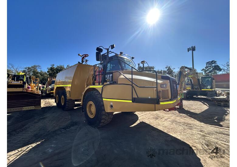 2015 Caterpillar 745C Water Truck Shermac Tank
