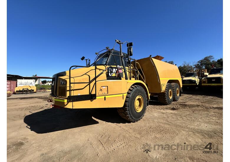 2015 Caterpillar 745C Water Truck Shermac Tank