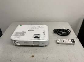 EPSON 3LCD Overhead Projector - picture0' - Click to enlarge