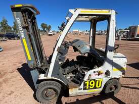 Uni Carriers Corporation KY1F2A25U Forklift - picture0' - Click to enlarge