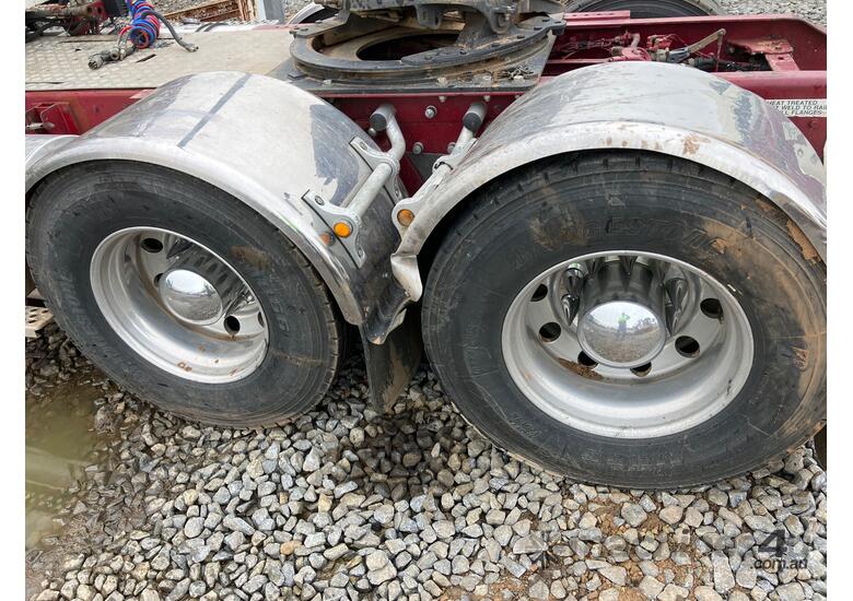 caption 2003 Kenworth 6x4 Prime Mover
