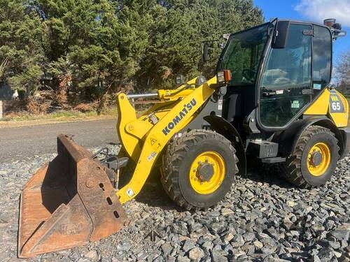 2013 Komatsu WA65-6