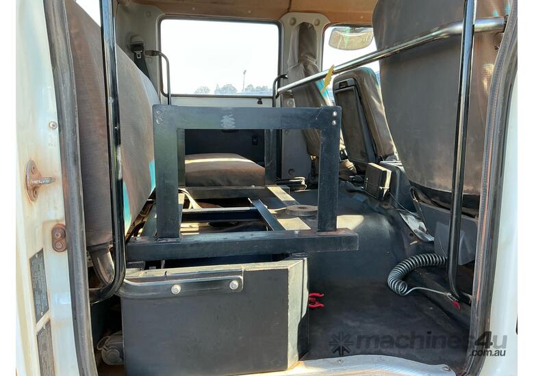 2017 Hino FG 500 1628 Crew Cab Service Body