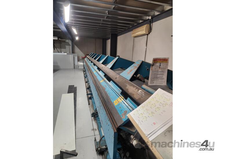 Imperial 8m slitter folder