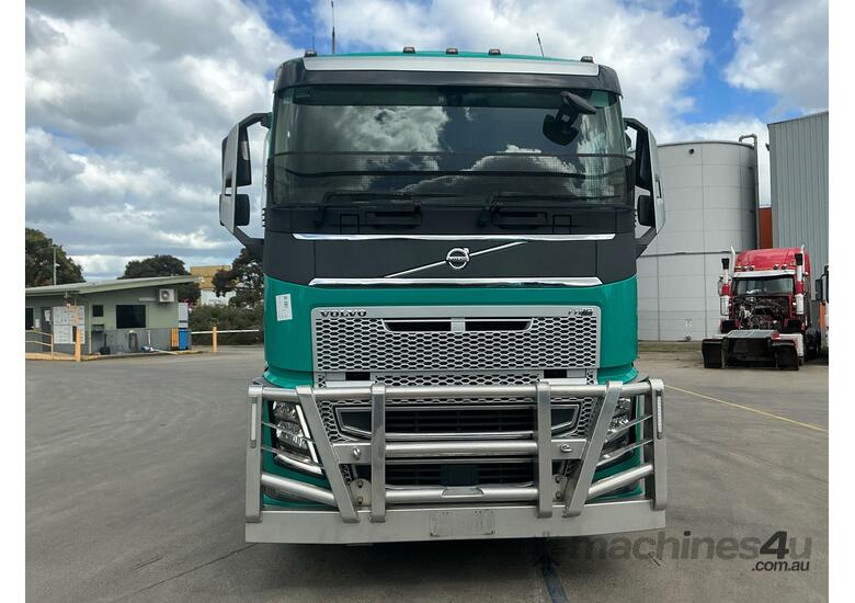2017 Volvo FH16 Prime Mover Sleeper Cab