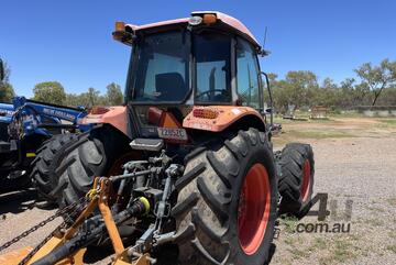 Kubota 2013   M9960 Tractor