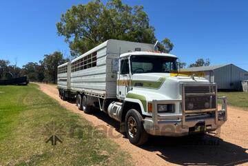 Mack CHR29A with Shanks Pig Trailer - Tandem Axle