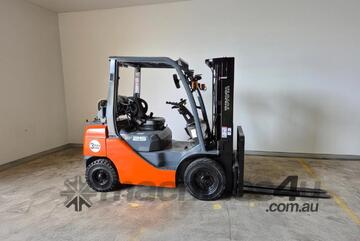 Toyota 8FG25 IC Truck - 2.5 tonne