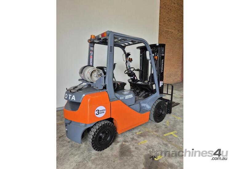 Toyota 8FG25 IC Truck - 2.5 tonne