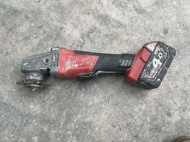 Milwaukee M18 CAG125XPD Cordless Angle Grinder - picture0' - Click to enlarge